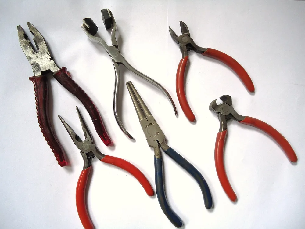 Pliers-Small Red